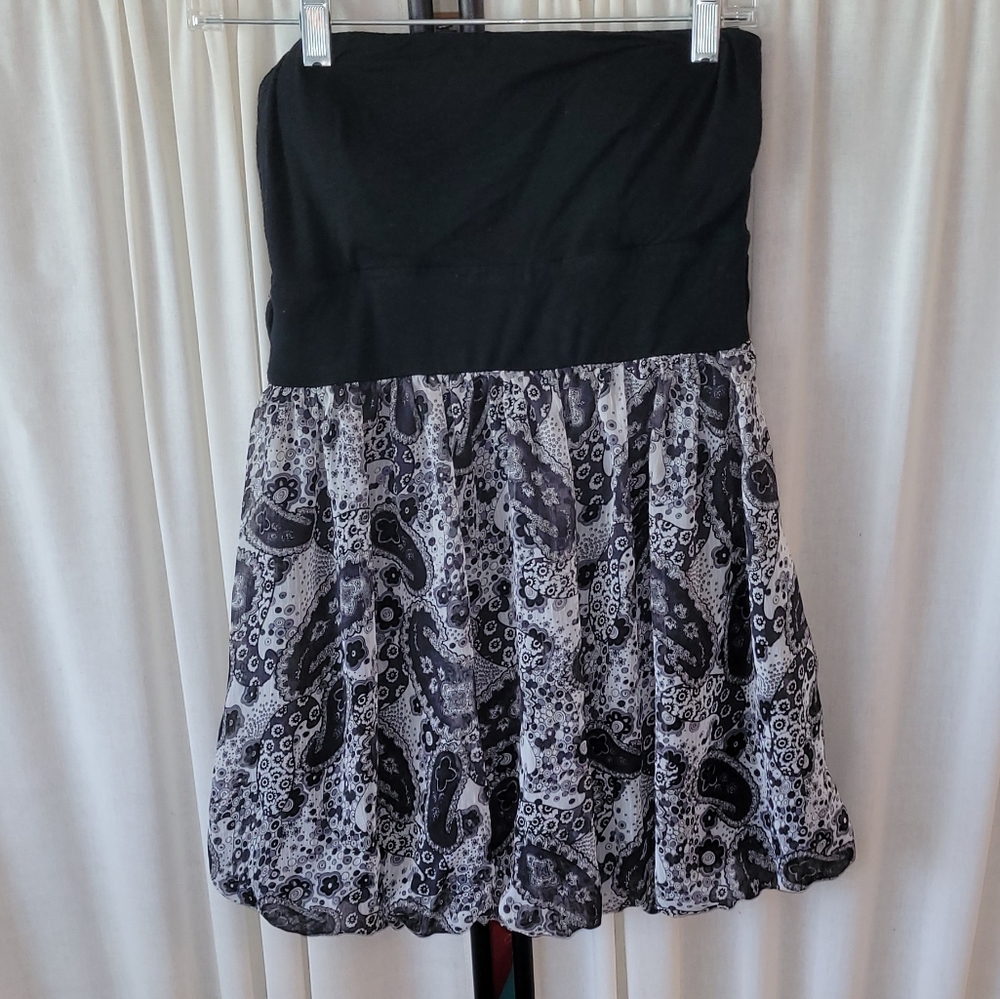 Krafty size medium strapless mini dress, good condition